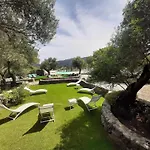 Hotel Borgo Rurale Cares 3*